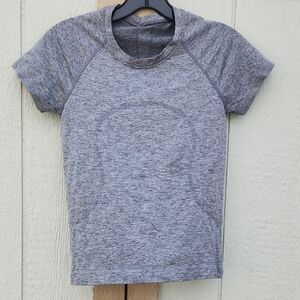 Lululemon Swiftly Tech Running Athletic Sporty Tee 4 Slate Grey Stretch Vent Gym